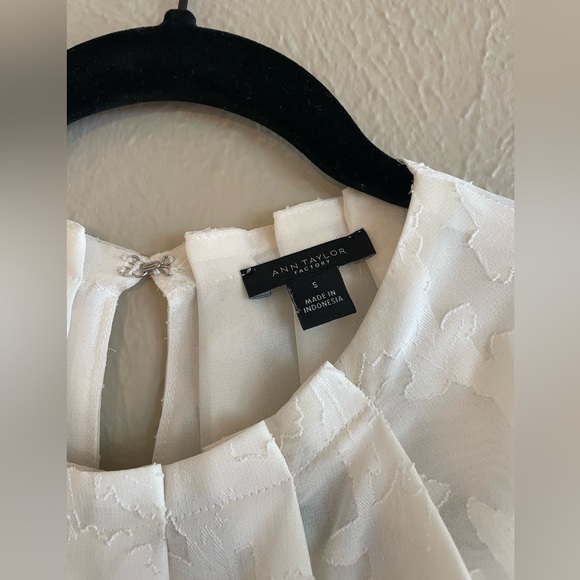 Ann Taylor Blouse - Picture 3 of 6